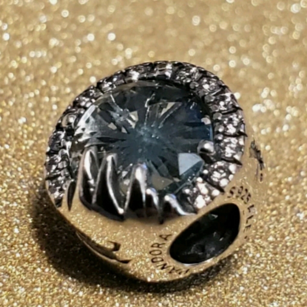 Pandora Disney Frozen winter blue crystal charm. - Picture 7 of 8